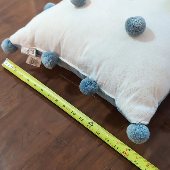 ⭐3/$15 Pompom pillow - Picture 5 of 7